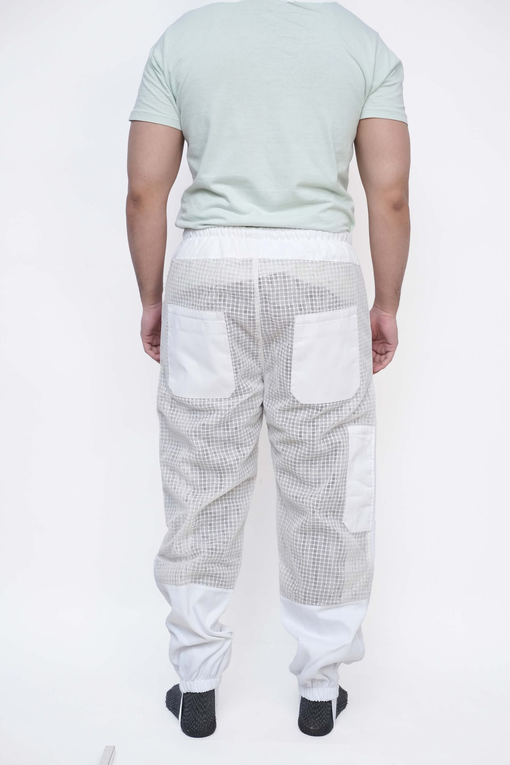 Sting Proof Breathable Mesh Beekeeping Trousers with Elastic Cuffs for Apiary Work - Image 3