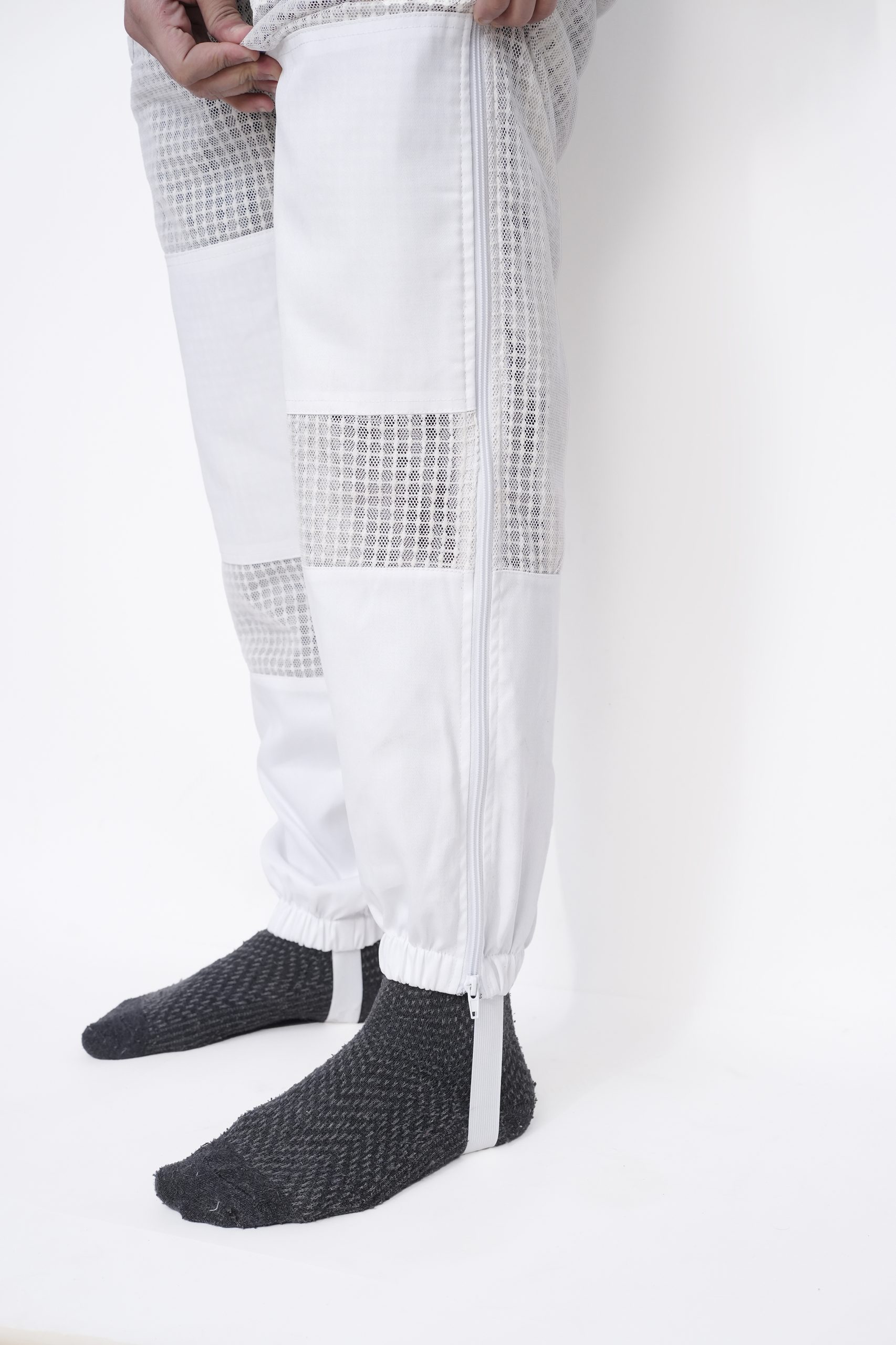 Sting Proof Breathable Mesh Beekeeping Trousers with Elastic Cuffs for Apiary Work - Image 6